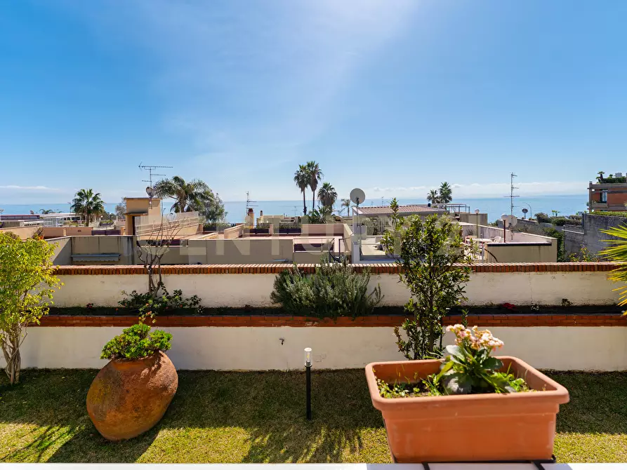 Immagine 75 di Villa in vendita  in Via Antonello da Messina 57 a Aci Castello