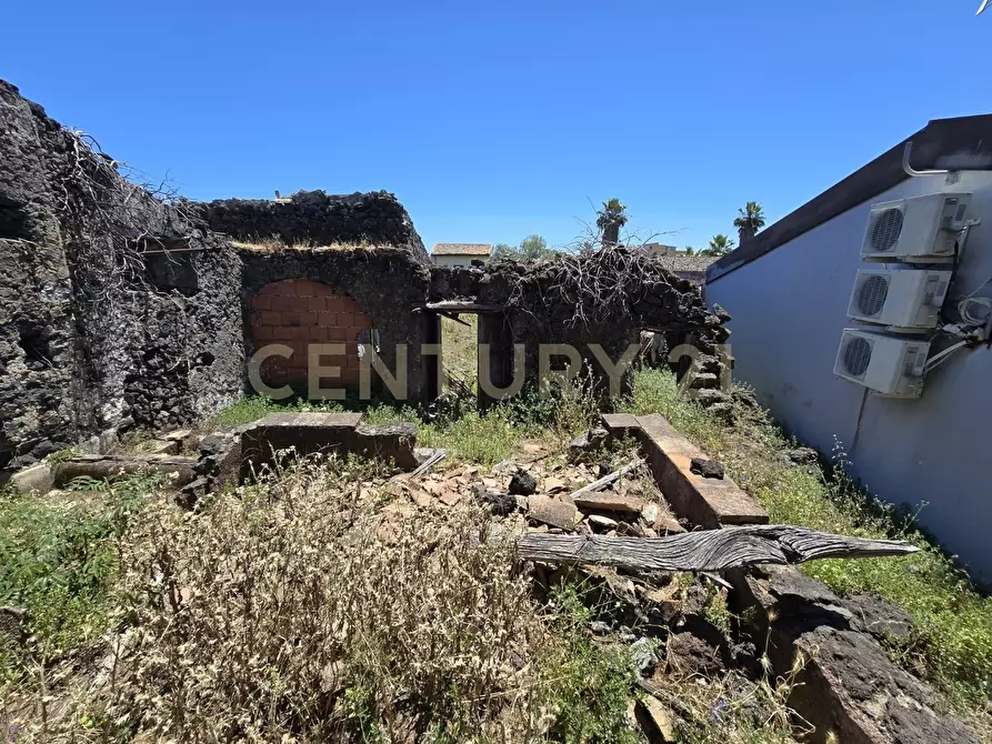 Immagine 49 di Terreno agricolo in vendita  in Vico Agatino De Marco a Gravina Di Catania