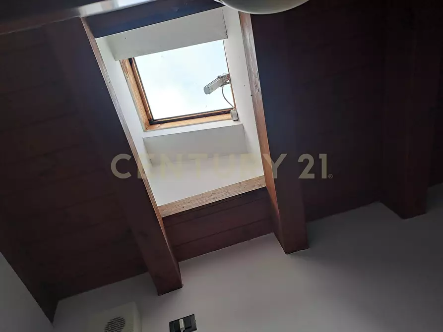 Immagine 20 di Quadrilocale in vendita  in Via Vittorio Monese a Garda