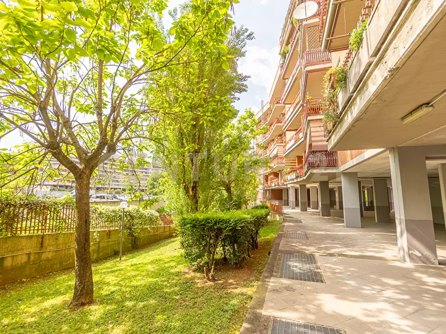 Immagine 41 di Quadrilocale in vendita  in Via Moggio Udinese 28 a Roma