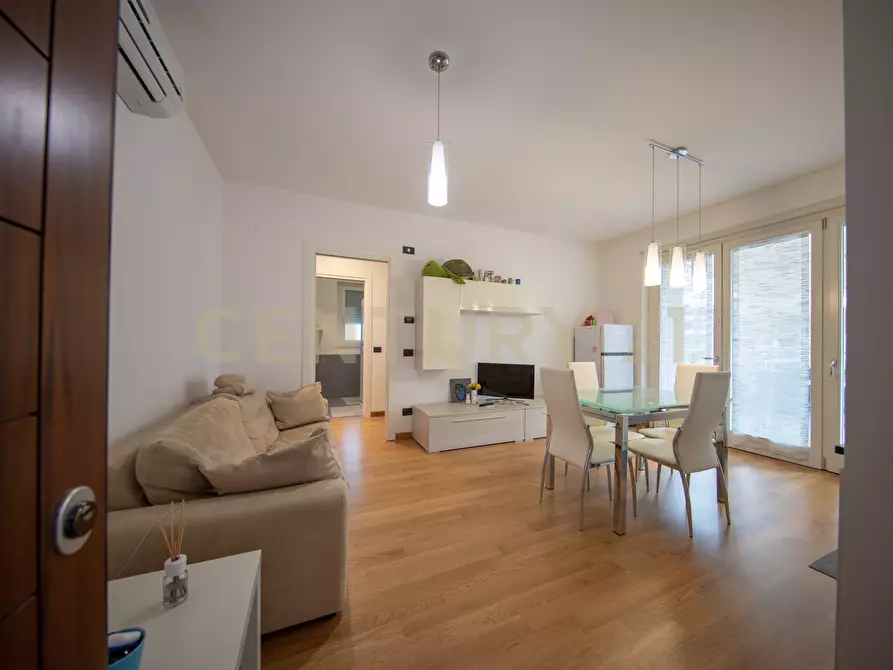 Immagine 2 di Bilocale in vendita  in Via Isotta Gaeta 15 a Roma