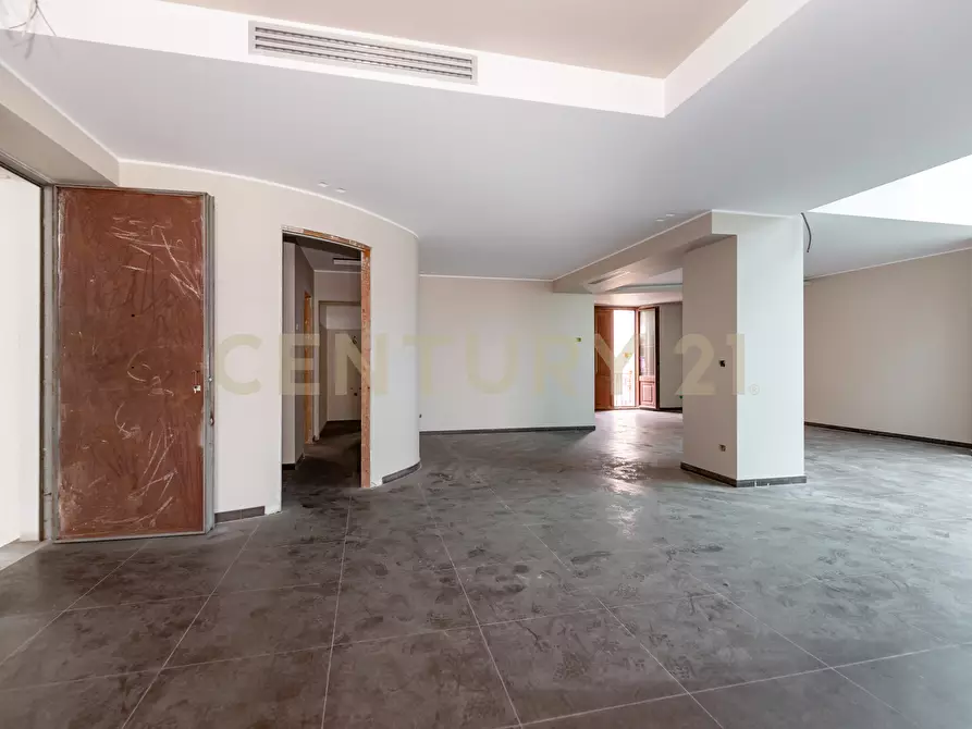 Immagine 9 di Pentalocale in vendita  in Via Lorenzo Maddem 67 a Acireale