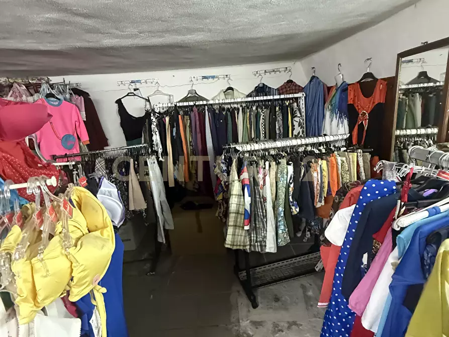Immagine 15 di Attività commerciale in vendita  in Via Orto Limoni 18 a Catania