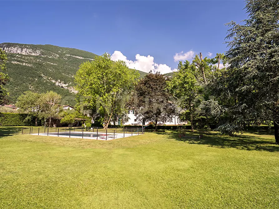 Immagine 151 di Villa in vendita  in Via Adige 25 a Brentino Belluno