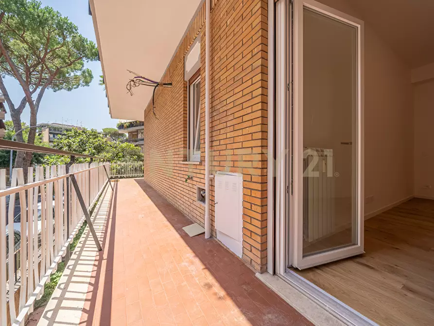 Immagine 11 di Trilocale in vendita  in Via Carlo Dossi 80 a Roma