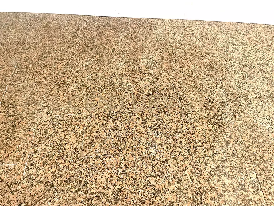 Immagine 20 di Locale commerciale in vendita  in Piazza Vittorio Emanuele a Nicolosi