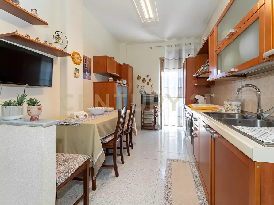 Immagine 10 di Quadrilocale in vendita  in Via Vincenzo Giuffrida 194 a Catania