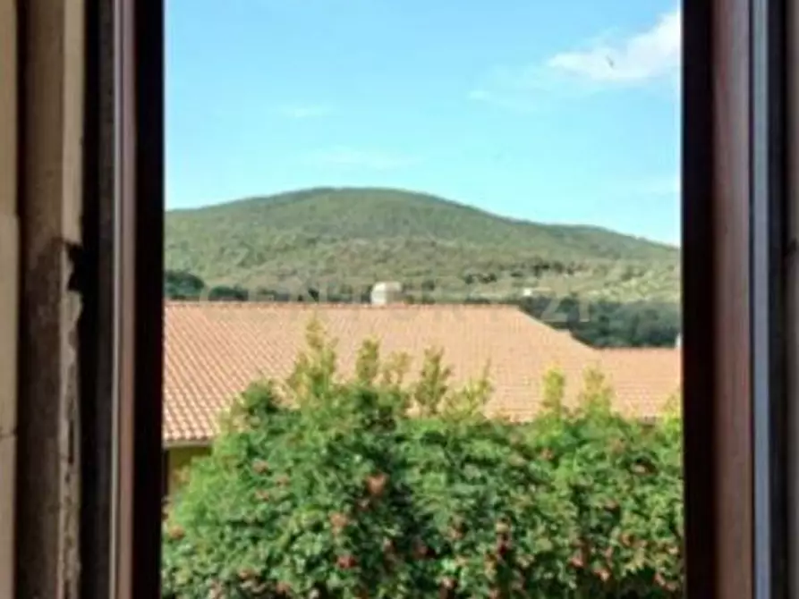 Immagine 3 di Pentalocale in vendita  in Piazza Silone Ignazio 29 a Capalbio