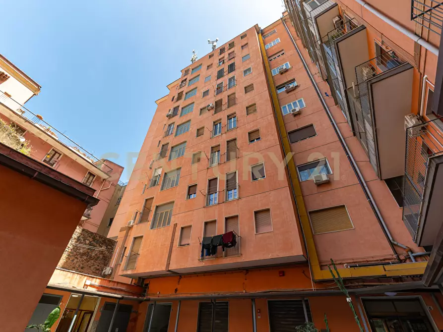 Immagine 8 di Pentalocale in vendita  in Via Antonino di Sangiuliano 54 a Catania