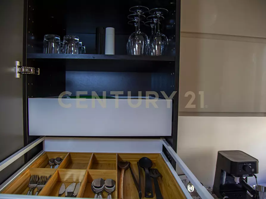 Immagine 35 di Bilocale in affitto  in Via Montecristo 10 a Roma