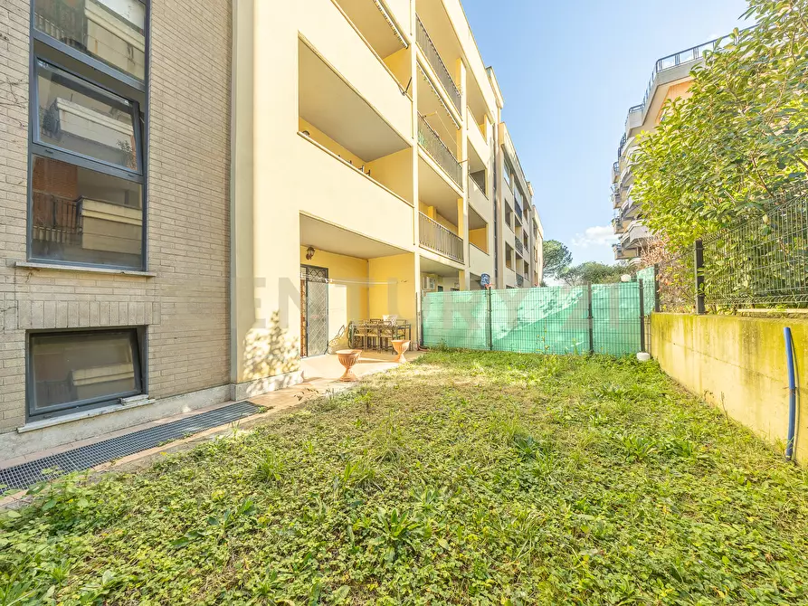 Immagine 16 di Bilocale in vendita  in Via Piero Corti 83 a Roma