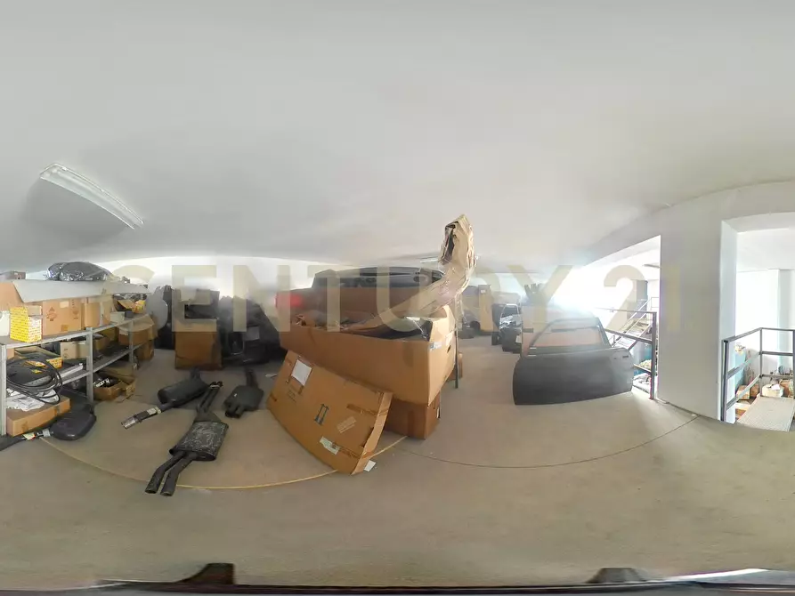 Immagine 41 di Locale commerciale in vendita  in Via Antonio Prestinenza 7 a Catania