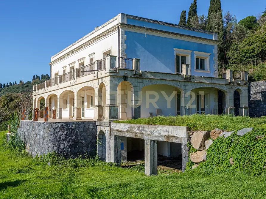 Immagine 1 di Villa in vendita  in Via Casalrosato 19 a Valverde