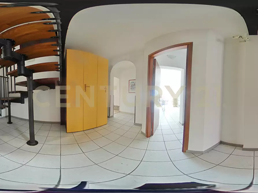 Immagine 47 di Villa in vendita  in Via Livorno 97 a Aci Castello