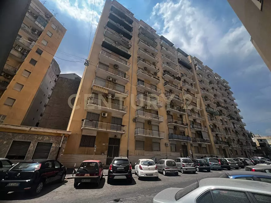 Immagine 1 di Trilocale in vendita  in Viale Mario Rapisardi 192A a Catania