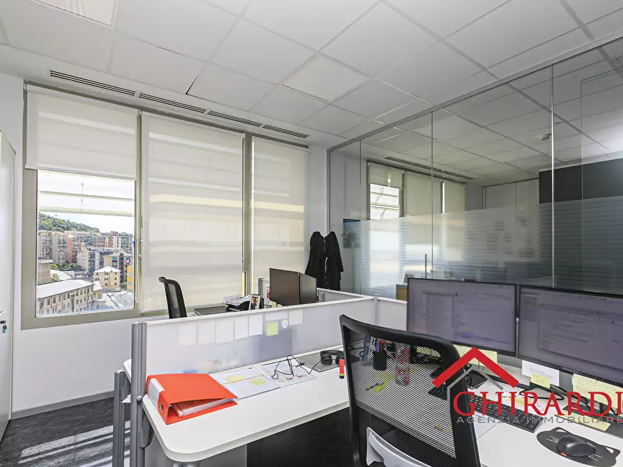 Immagine 23 di Ufficio in vendita  in Via delle Nuove Tecnologie Enrico Albareto 21 a Genova