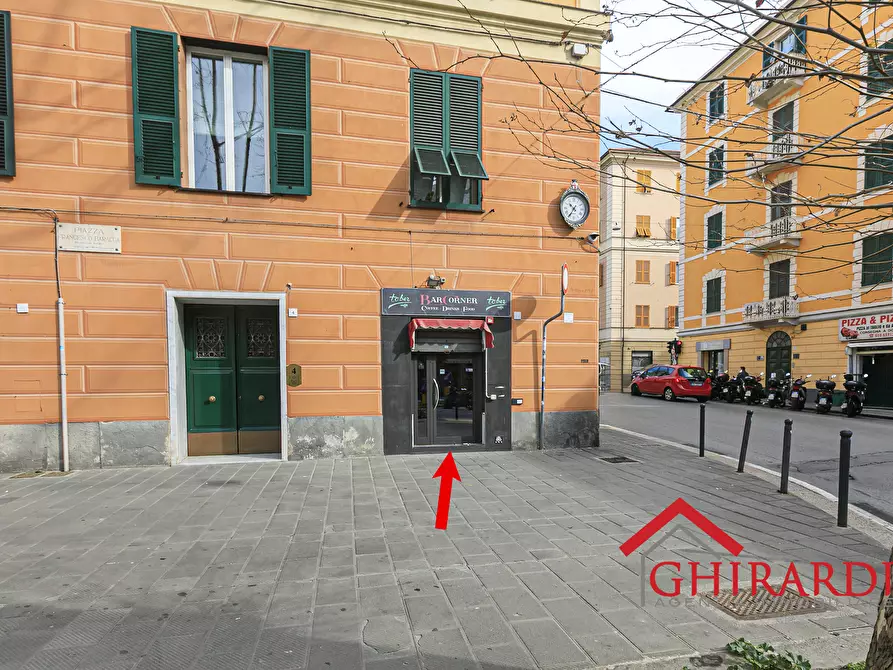 Immagine 23 di Locale commerciale in affitto  in Piazza Francesco Baracca 34r a Genova
