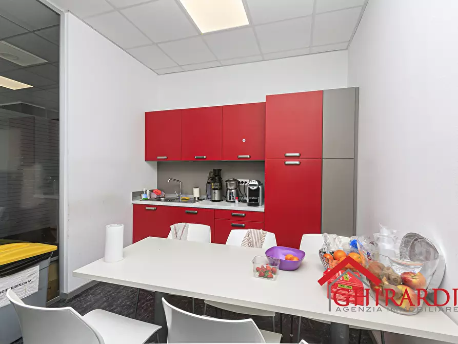 Immagine 34 di Ufficio in vendita  in Via delle Nuove Tecnologie Enrico Albareto 21 a Genova