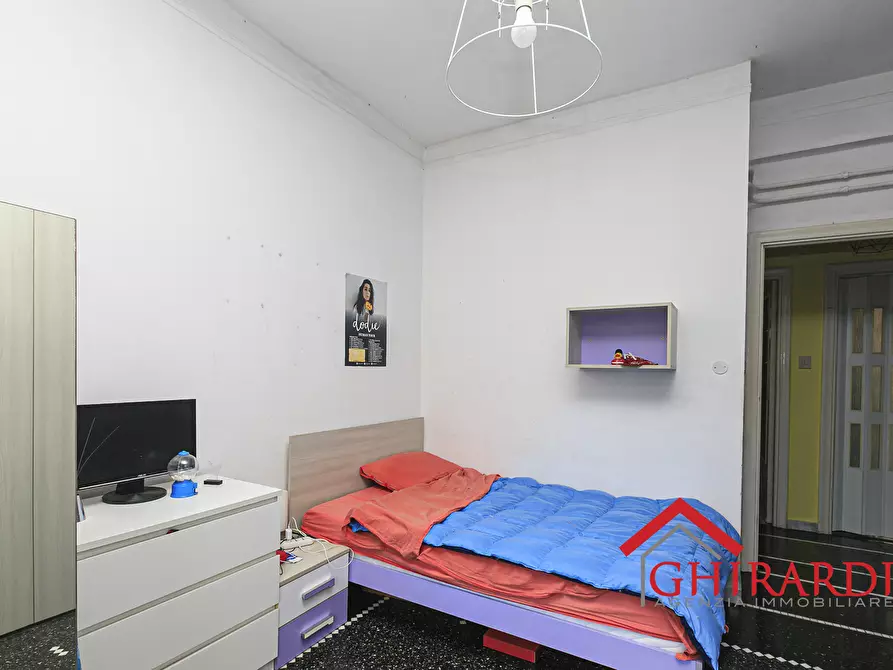 Immagine 17 di Quadrilocale in vendita  in Piazza Giovanni Tarello 9 a Genova