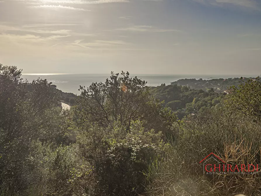 Immagine 5 di Villa in vendita  in VIA CANTALUPO a Varazze