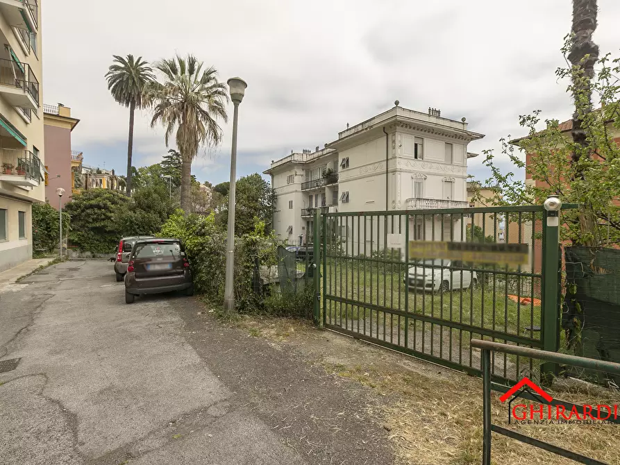 Immagine 25 di Garage in vendita  in Viale Villa Chiesa a Genova