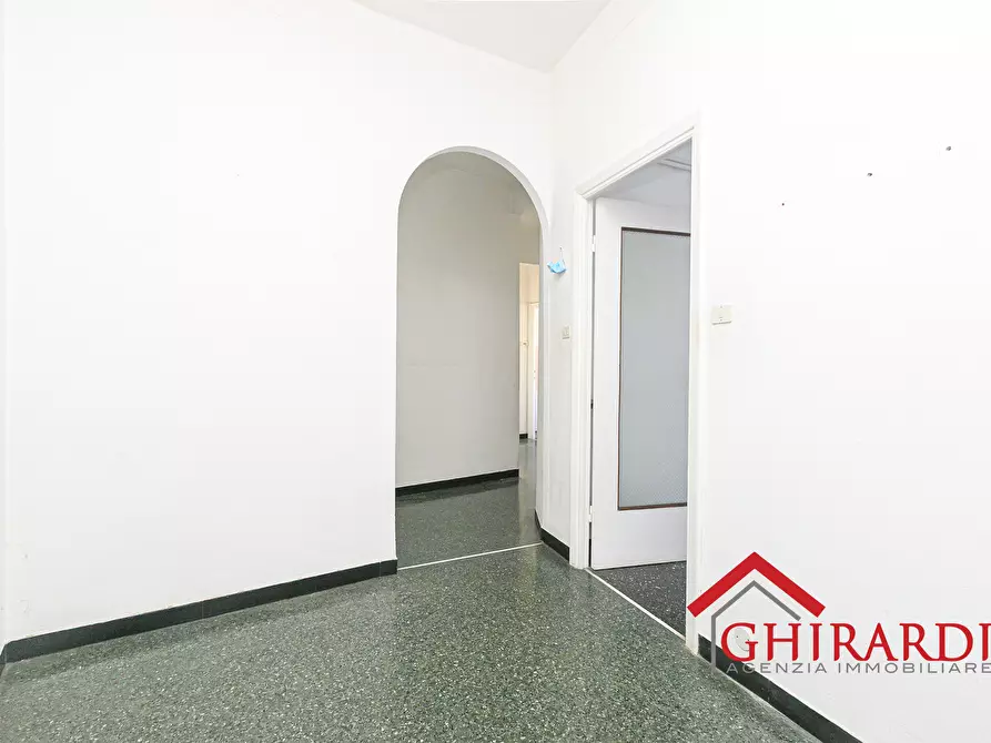 Immagine 3 di Bilocale in vendita  in Via Antonio Sant'Elia 21 a Genova