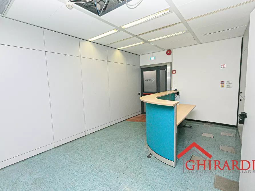 Immagine 4 di Ufficio in affitto  in VIA DE MARINI 1 a Genova