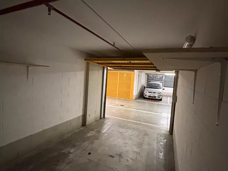 Immagine 14 di Garage in vendita  in Via Emanuele Ferro a Genova
