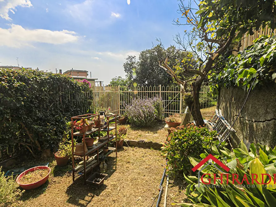 Immagine 1 di Quadrilocale in vendita  in Via Gavino Antonio 25 a Genova