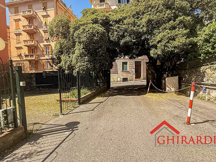 Immagine 22 di Garage in vendita  in Via San Tomaso d'Aquino a Genova