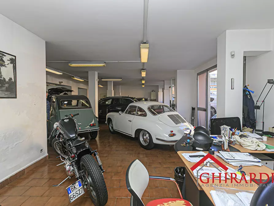 Immagine 14 di Showroom in affitto  in VIA PRA' 5 a Genova