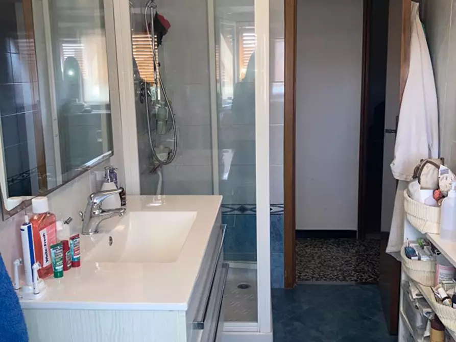 Immagine 11 di Bilocale in affitto  in VICO SCHIAFFINO 1 a Genova