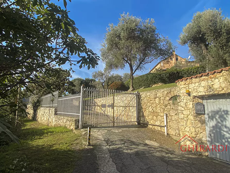 Immagine 9 di Villa in vendita  in VIA CANTALUPO a Varazze