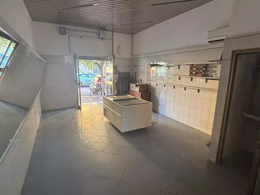 Immagine 6 di Locale commerciale in vendita  in Via Vittorio Veneto 43 a Nettuno