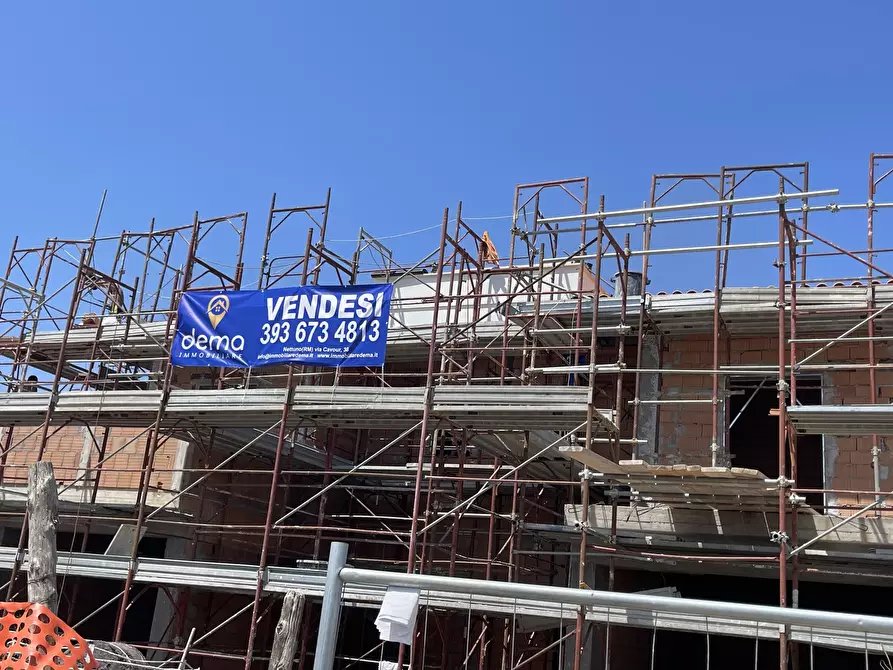 Immagine 6 di Casa bifamiliare in vendita  in Via Luigi Settembrini a Anzio