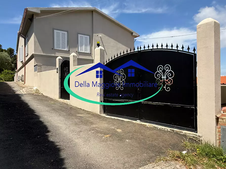 Immagine 2 di Porzione di casa in vendita  a Livorno