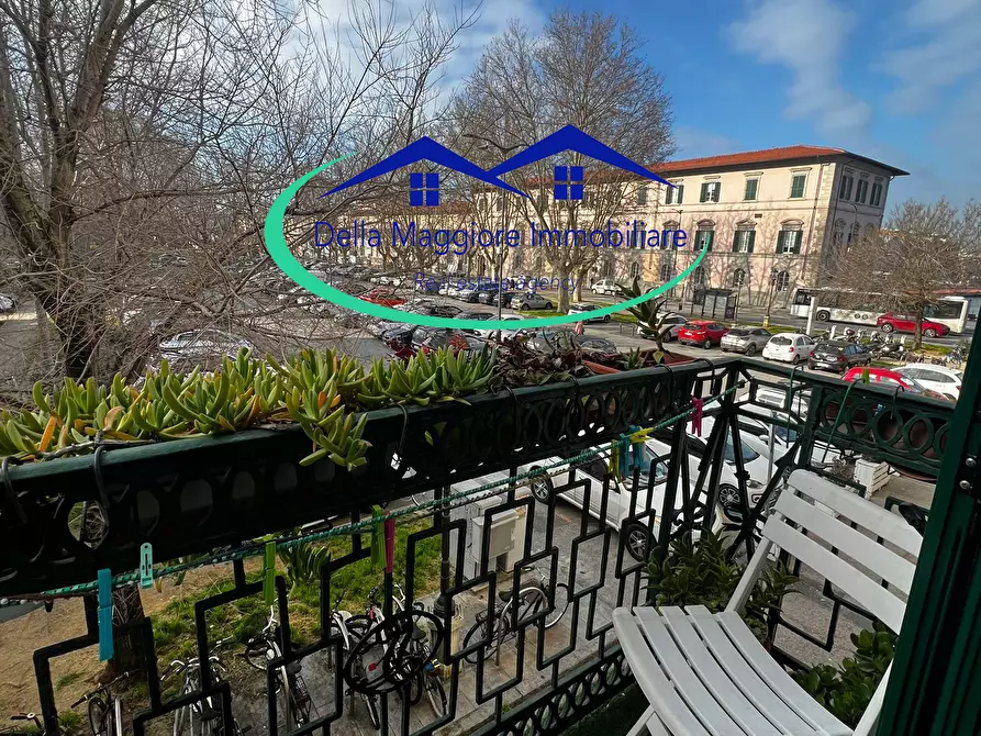 Immagine 1 di Quadrilocale in vendita  in Piazza Mazzini a Livorno