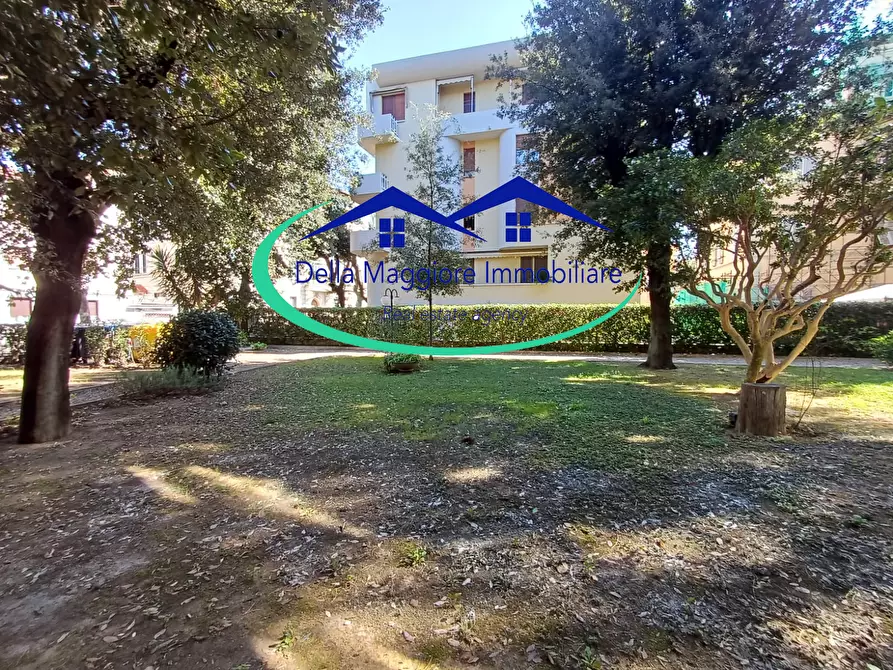 Immagine 29 di Pentalocale in vendita  in via montebello a Livorno