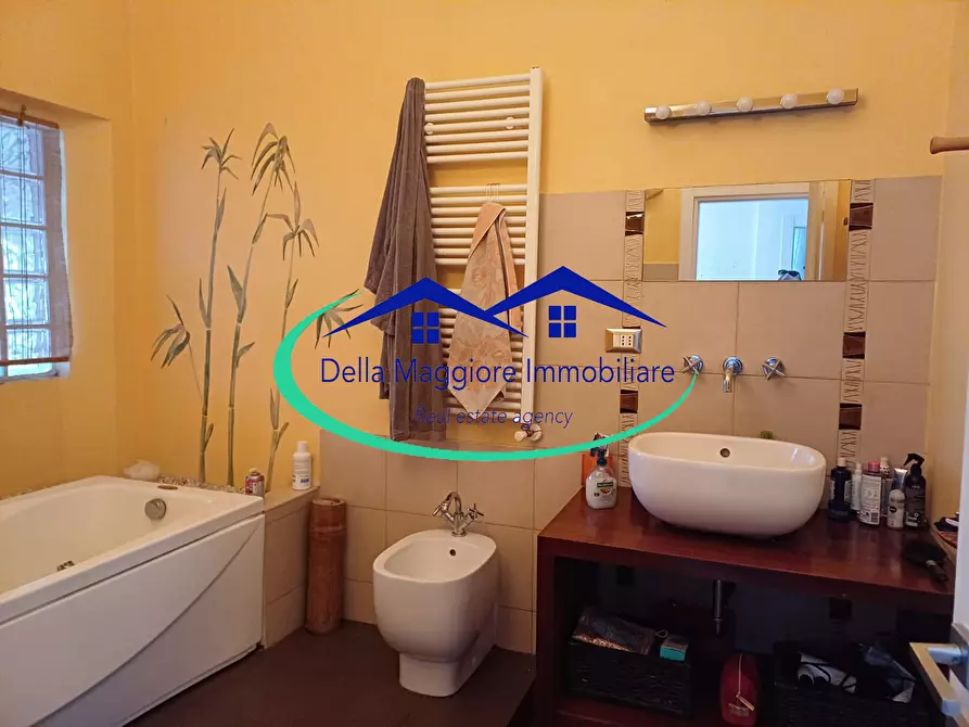 Immagine 15 di Casa indipendente in vendita  a Livorno