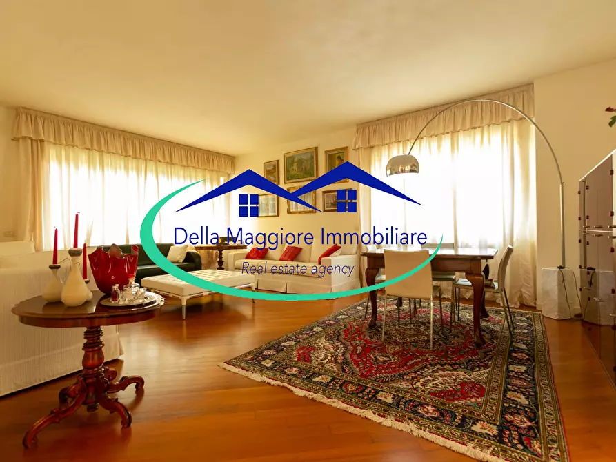 Immagine 12 di Villa in vendita  in Via di Montenero a Livorno