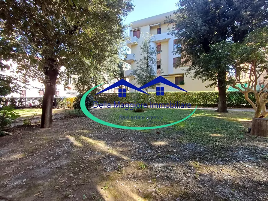 Immagine 32 di Pentalocale in vendita  in via montebello a Livorno