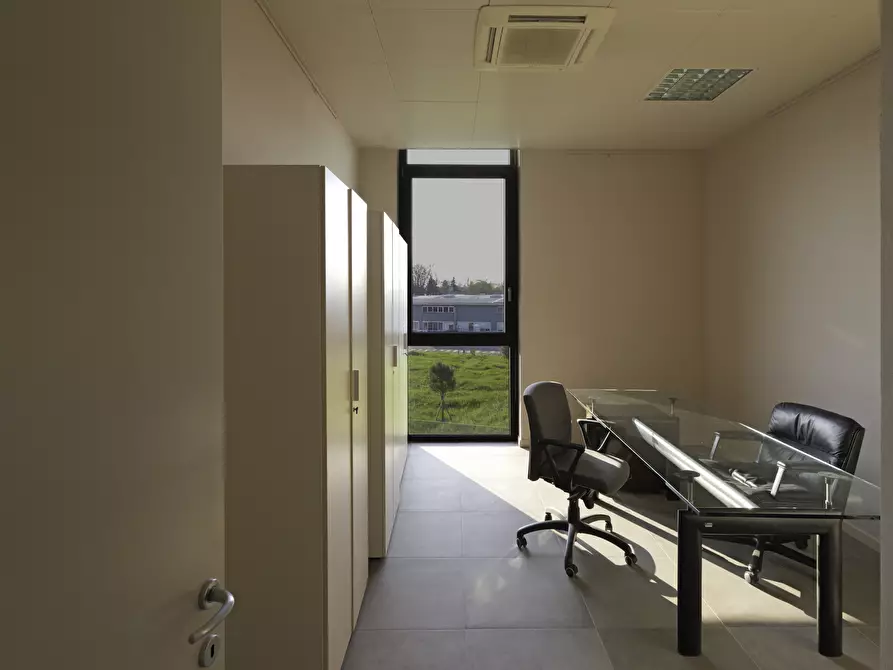 Immagine 7 di Ufficio in affitto  in via Ferdinando Bernini 32 a Parma