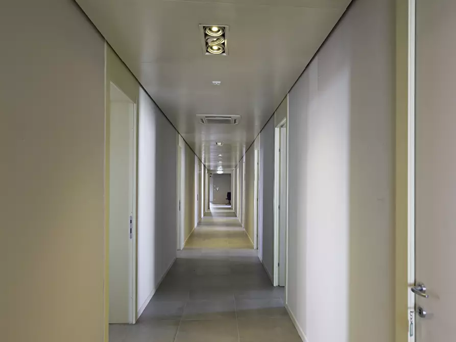 Immagine 9 di Ufficio in vendita  a Parma