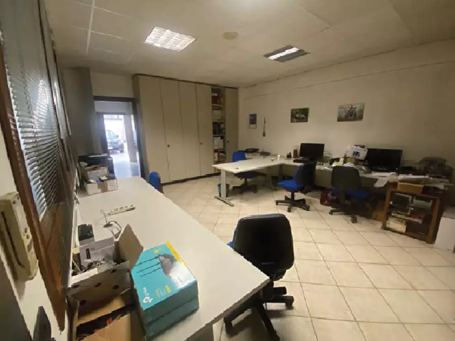 Immagine 4 di Capannone industriale in vendita  a Parma