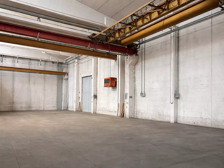 Immagine 5 di Attività artigianale in vendita  a Parma