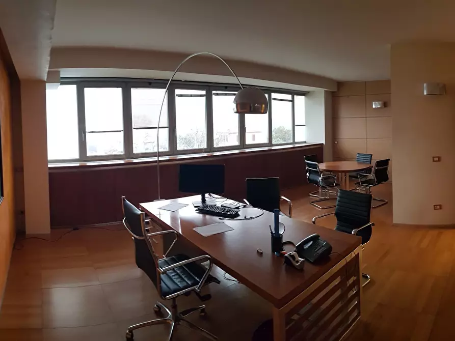 Immagine 2 di Ufficio in affitto  a Parma