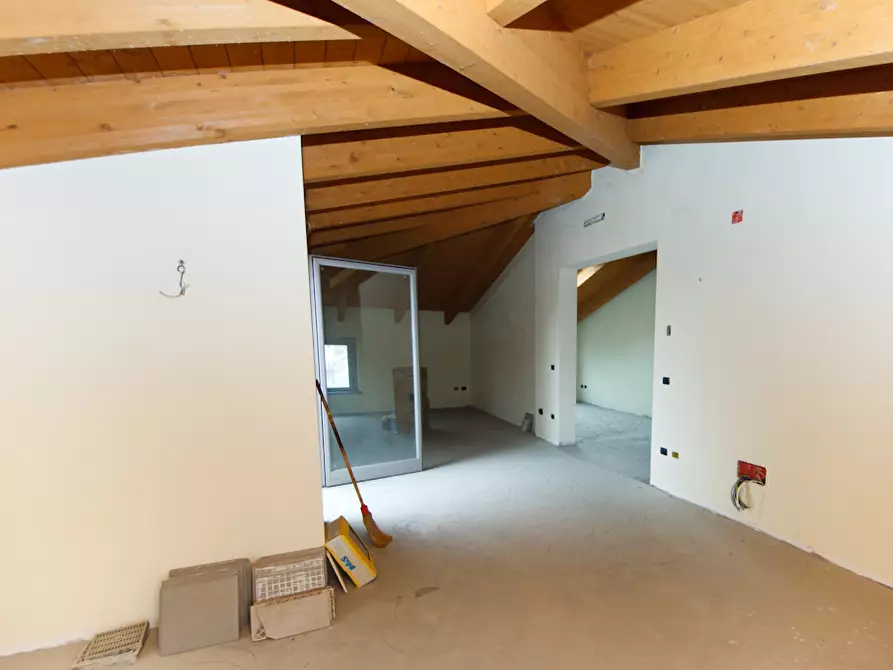 Immagine 15 di Ufficio in vendita  a Parma