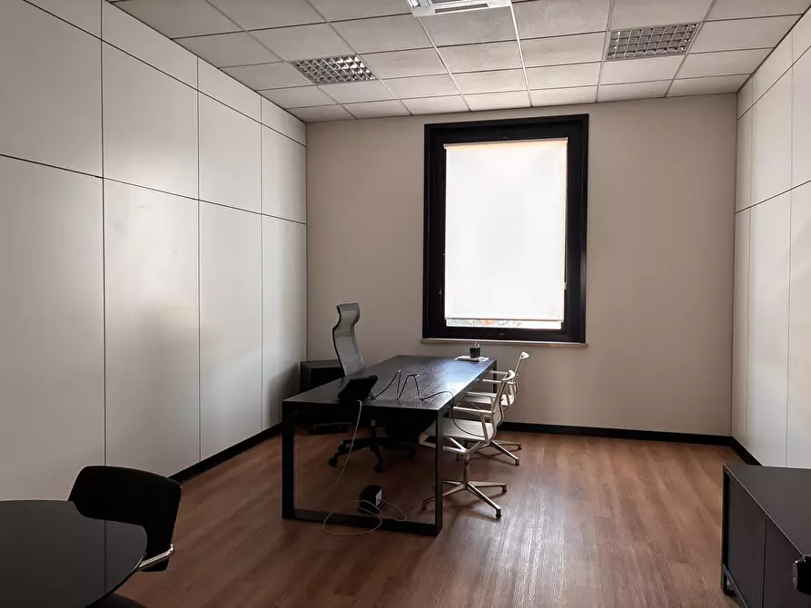 Immagine 15 di Ufficio in affitto  in Strada Langhirano a Parma