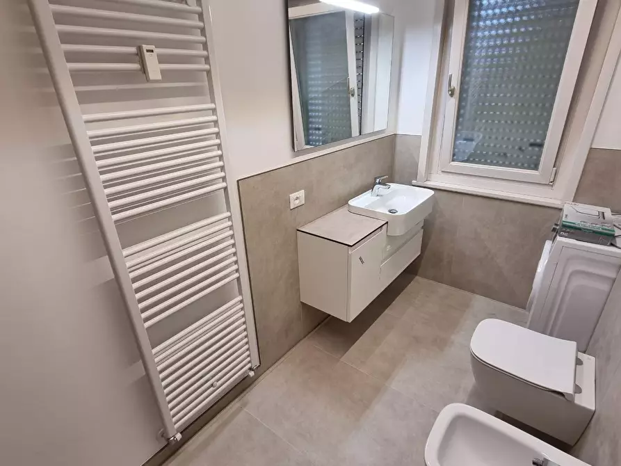 Immagine 9 di Stanza singola in affitto  a Trento