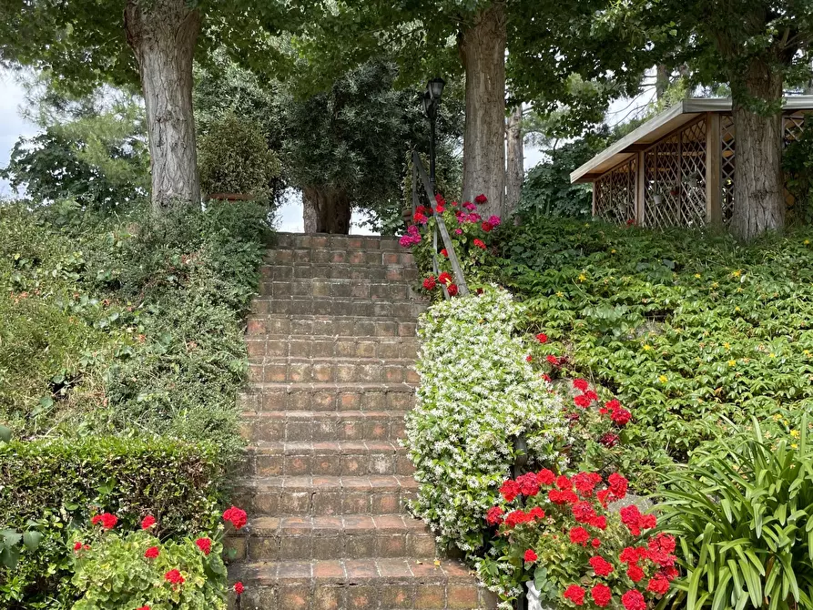 Immagine 22 di Villa in vendita  in VIA CHIARAVALLESE a Osimo